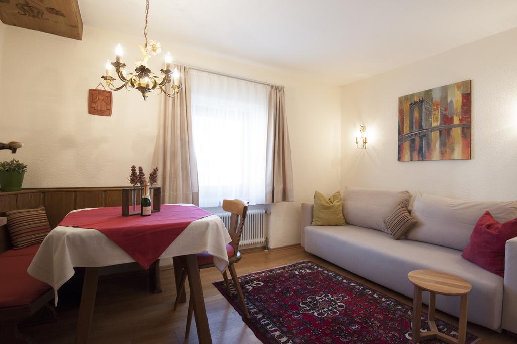 Apartmán Haus Andreas Seefeld in Tirol Pokoj fotografie