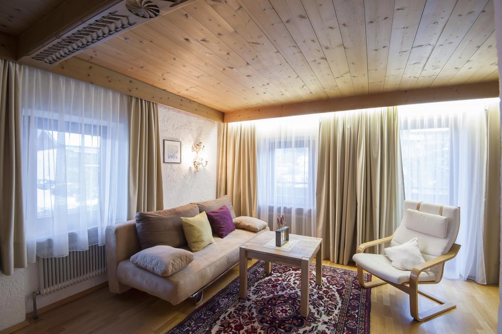 Apartmán Haus Andreas Seefeld in Tirol Pokoj fotografie